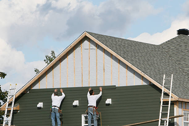 Professional Siding technician working in Windsor, NJ